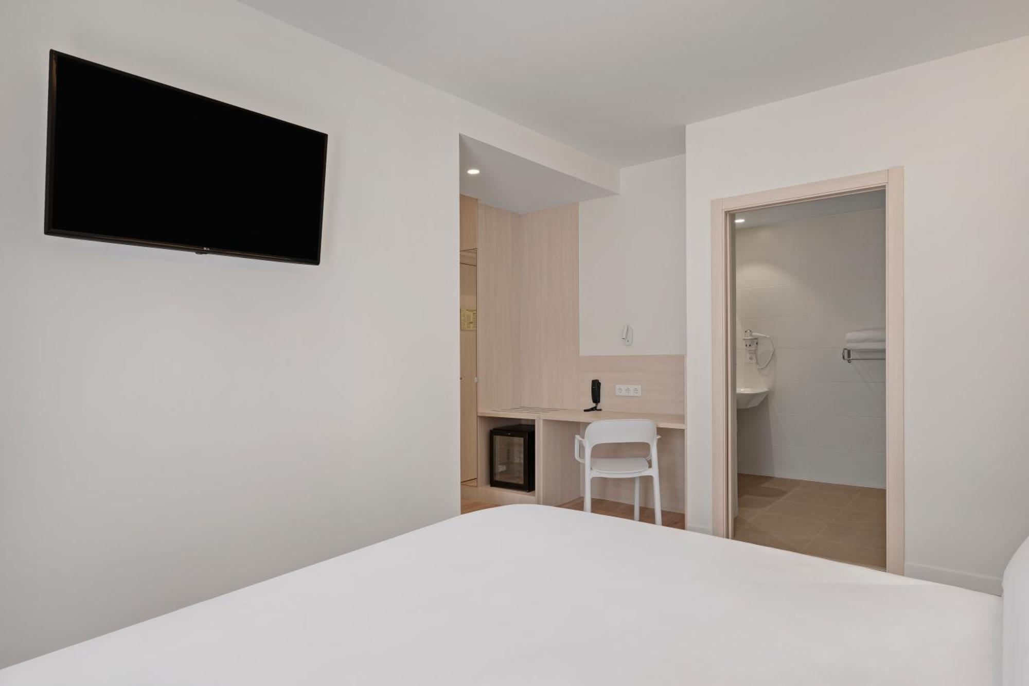 B&B Hotel Santiago ミヤドイロ エクステリア 写真