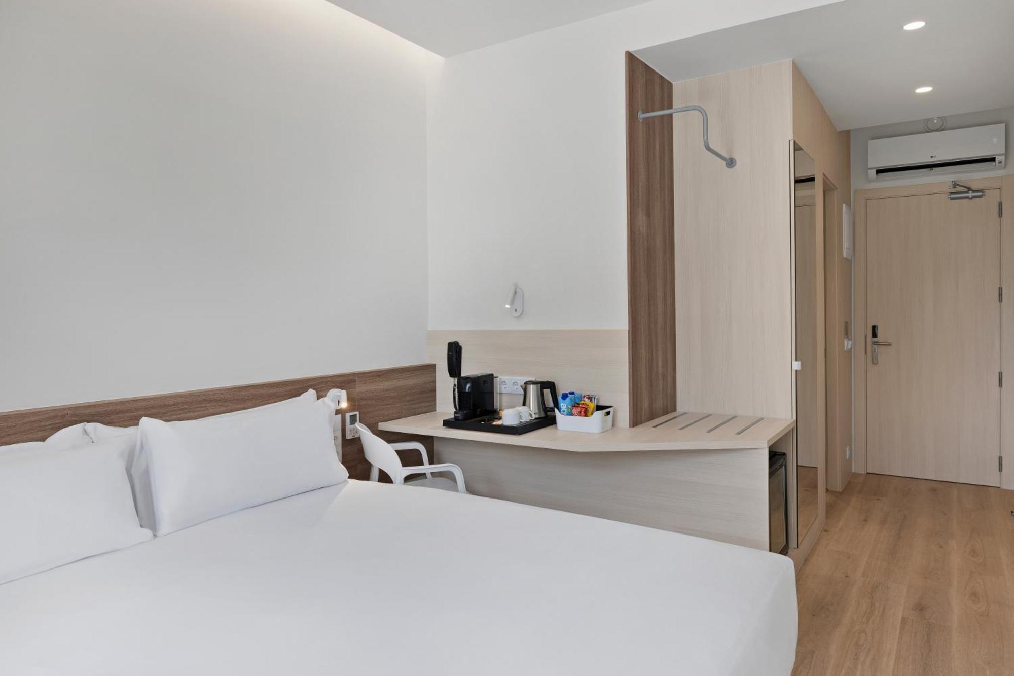 B&B Hotel Santiago ミヤドイロ エクステリア 写真